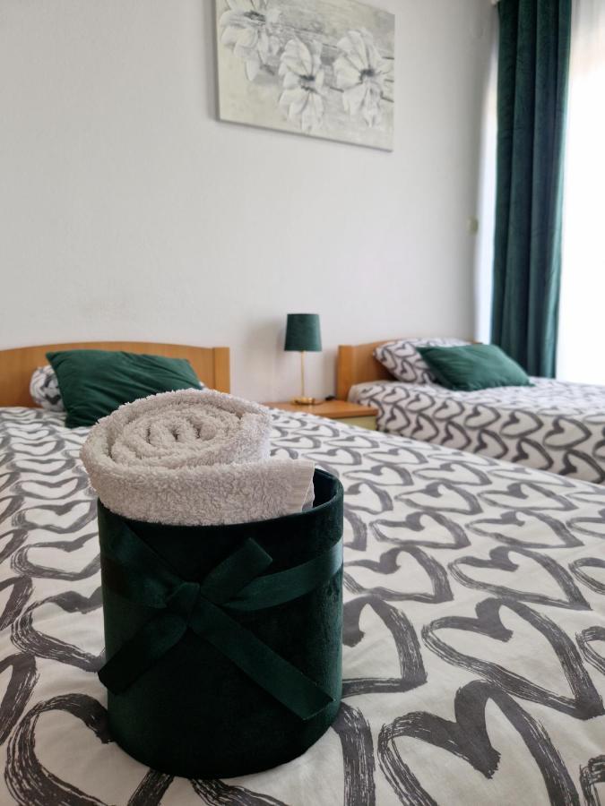 Motel "Tri Lovca" Книн Екстериор снимка