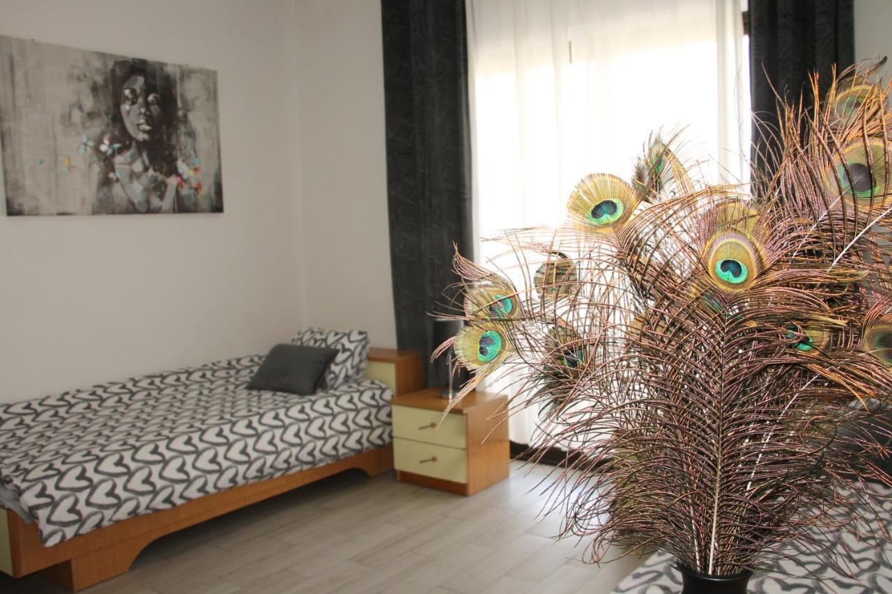 Motel "Tri Lovca" Книн Екстериор снимка