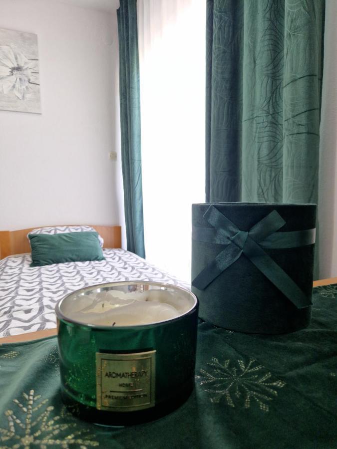 Motel "Tri Lovca" Книн Екстериор снимка