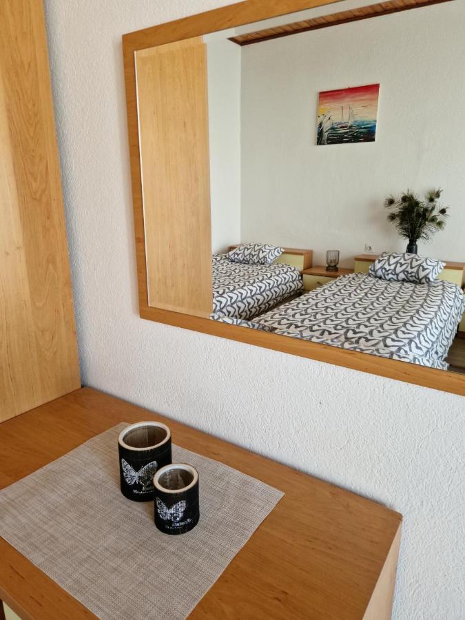 Motel "Tri Lovca" Книн Екстериор снимка