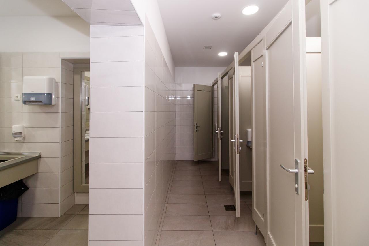 Motel "Tri Lovca" Книн Екстериор снимка